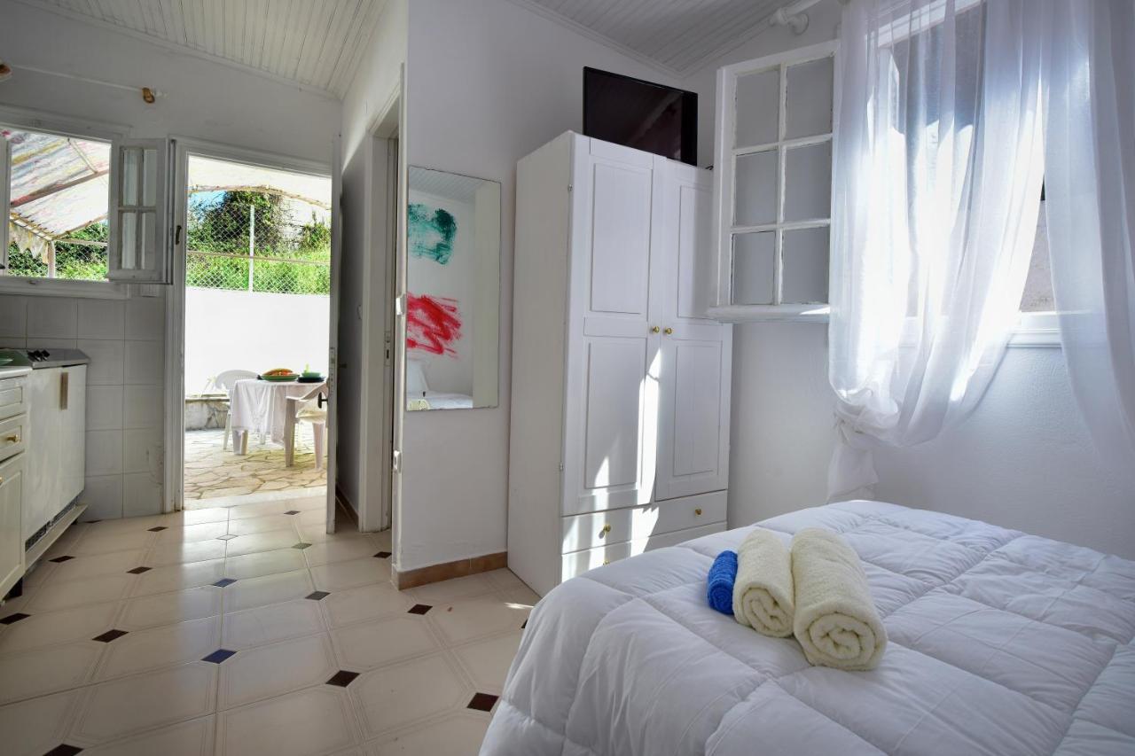 Merlyn Rooms Into The Nature, 100M From The Beach Dafnila 외부 사진
