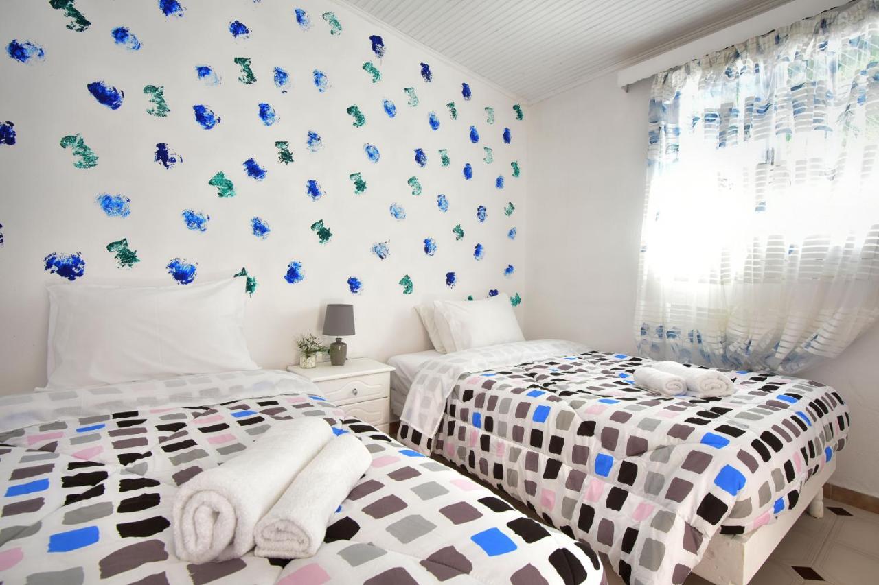Merlyn Rooms Into The Nature, 100M From The Beach Dafnila 외부 사진